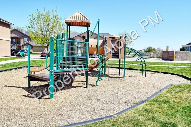 Building Photo - 1039 W Pine Ave
