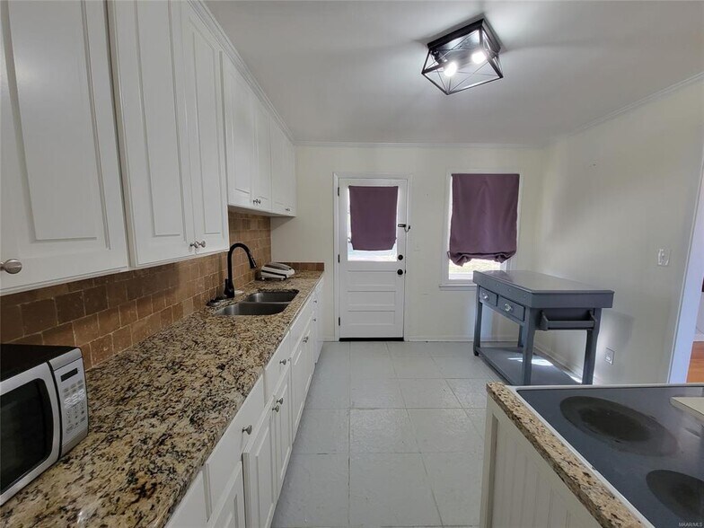 Building Photo - 1010 Loch Haven Rd