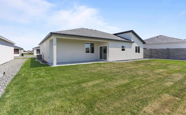 Building Photo - 614 Caridad Ct