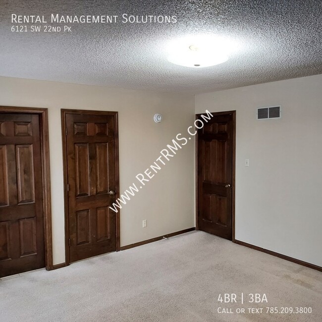 Building Photo - 6121 SW 22nd Park