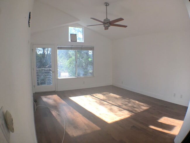 Building Photo - Gated Community at Canyon Lakes