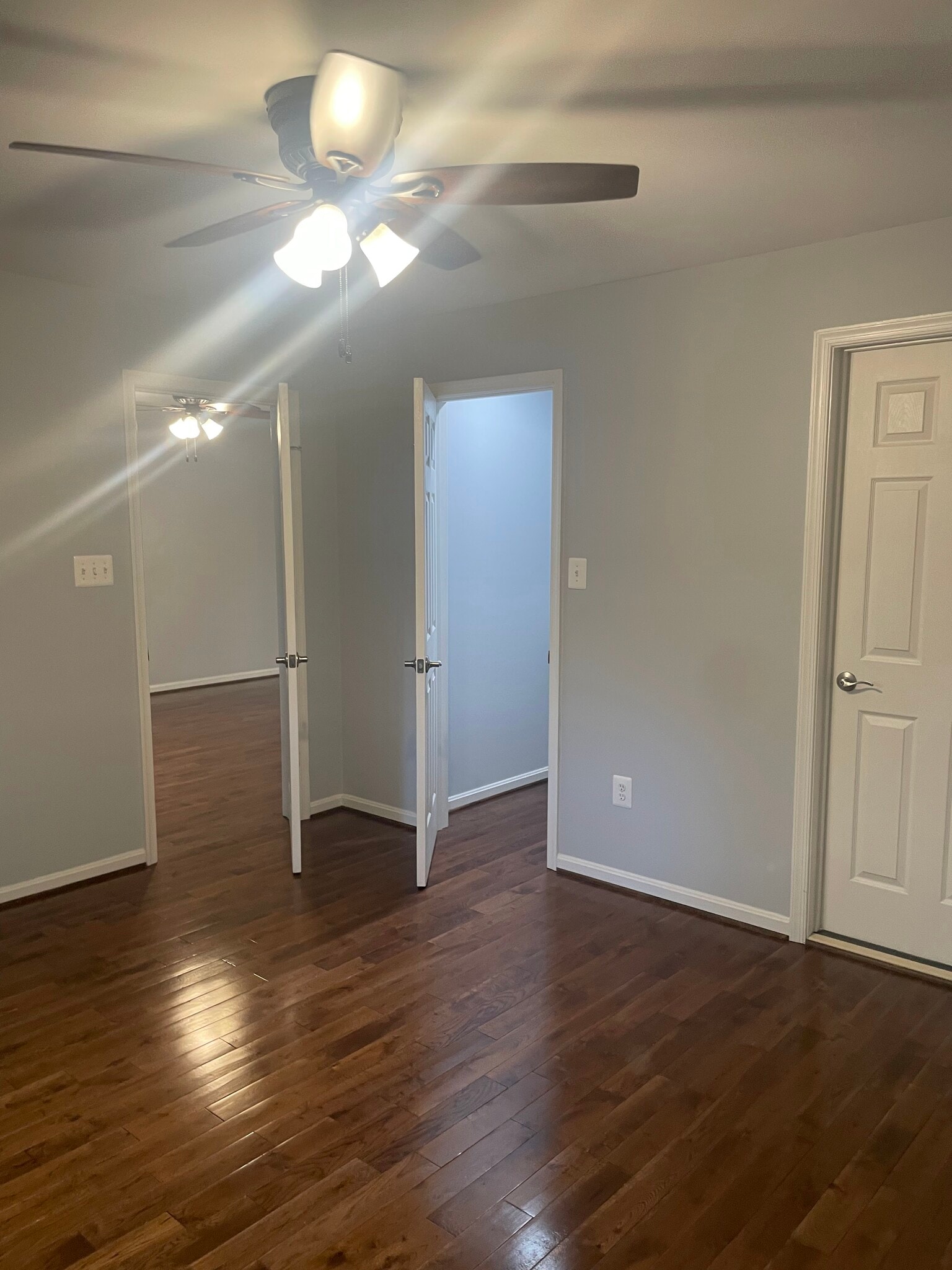 Building Photo - 10024 Vanderbilt Cir