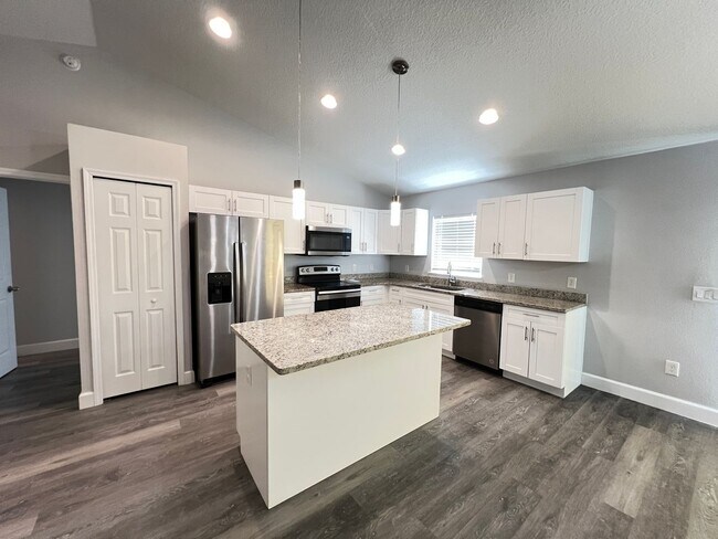 Building Photo - 3 BD/2BA Home in Dunnellon!