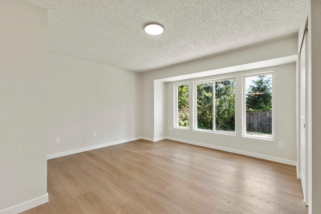 Building Photo - 16909 7th Ave E