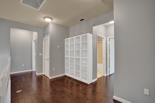 Building Photo - 6105 Grand Cypress Cir W