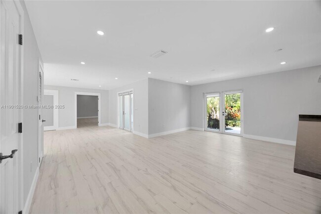 Building Photo - 8303 Old Cutler Rd