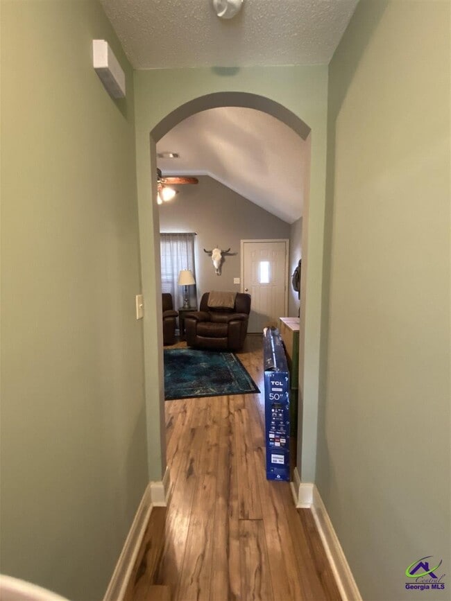 Building Photo - 552 Grand Ave