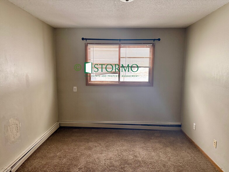 Building Photo - 519 14th St S