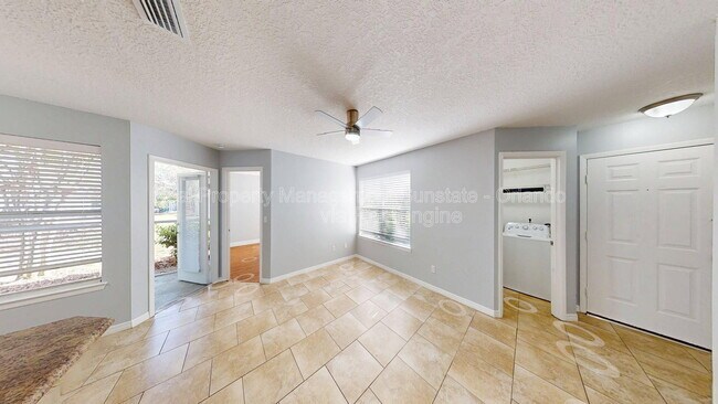 Building Photo - 714 Sugar Bay Way