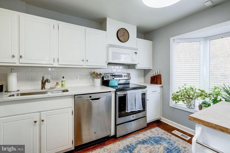 Kitchen - 973 S Taylor St