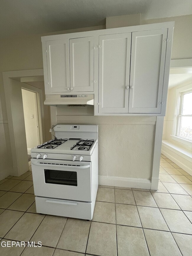 Building Photo - 3720 Chester Ave