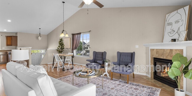 Building Photo - 482 N Mckenzie Ln