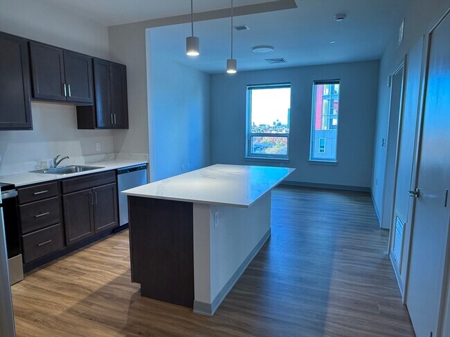 Primary Photo - 1170 Tremont St