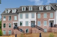 Building Photo - 513 Burton Dr