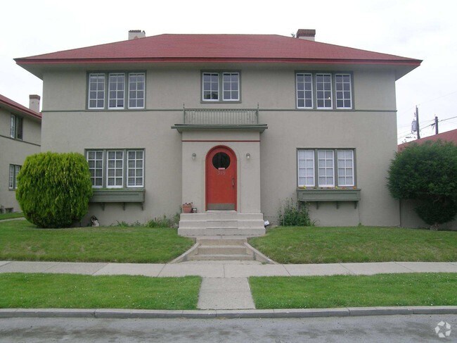Building Photo - Yakima Court Properties