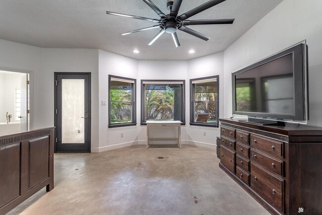 Building Photo - 3208 S Palomino Way