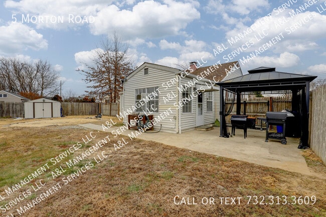 Building Photo - 5 Morton Rd