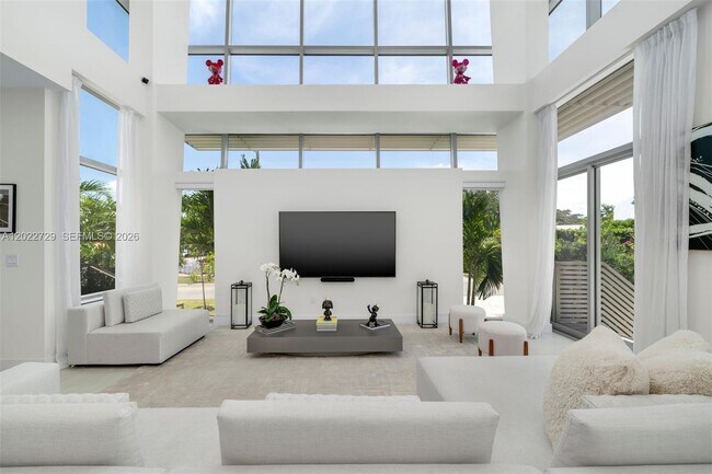 Building Photo - West 47th Street, Miami Beach, FL 33140 - 5 BR 5 BA single-family home