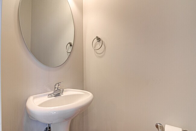 Powder Room / Half Bathroom - 4 Nandina Dr