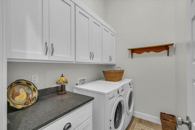 Building Photo - Beautiful  home in Entrada!