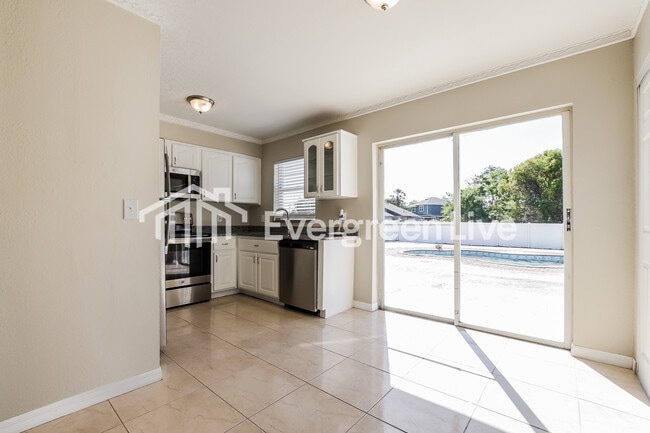 Building Photo - 4058 Spoonbill Ave