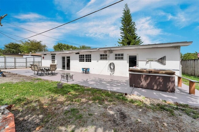 Building Photo - 9750 SW 74th St