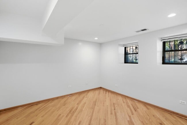 Building Photo - 5203 S Woodlawn Ave