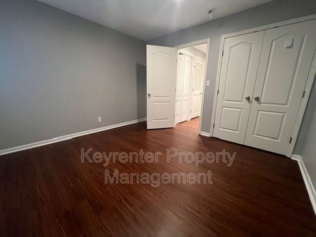 Building Photo - 4318 Belleview Ave