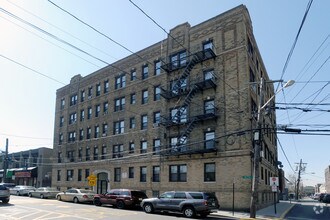Building Photo - 509 47th Street Apartments