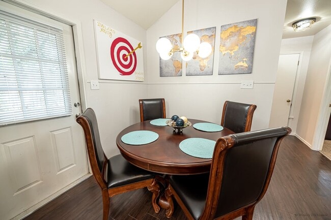 Building Photo - 28160 Windwood Dr E