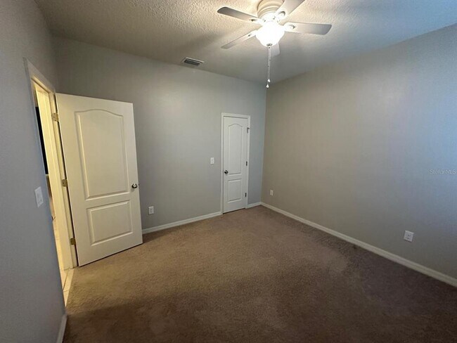Building Photo - 2009 Country Aire Loop
