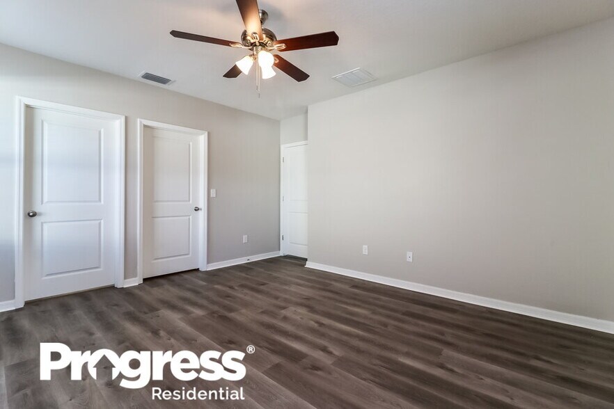 Building Photo - 36618 Goffaux Loop