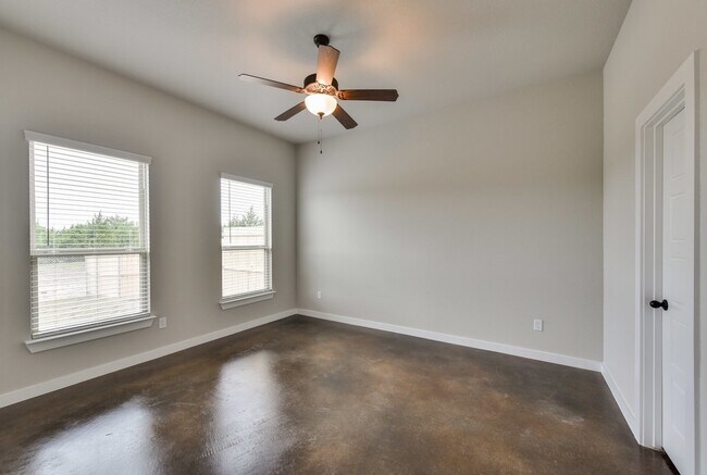 Building Photo - 4052 Shiloh Ct