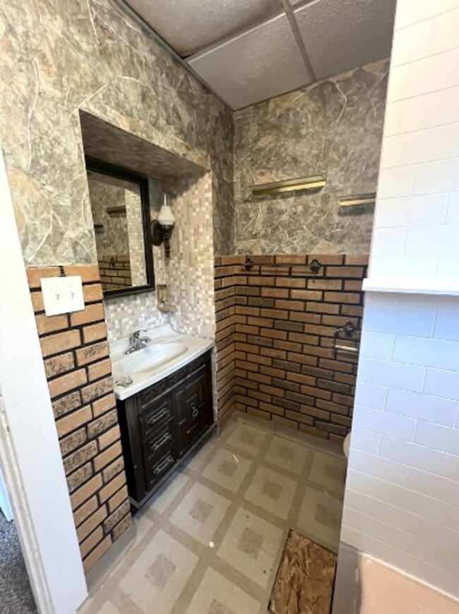 Building Photo - 453 Ohio Ave