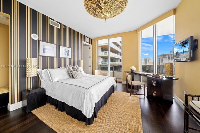 Building Photo - 5801 Collins Ave