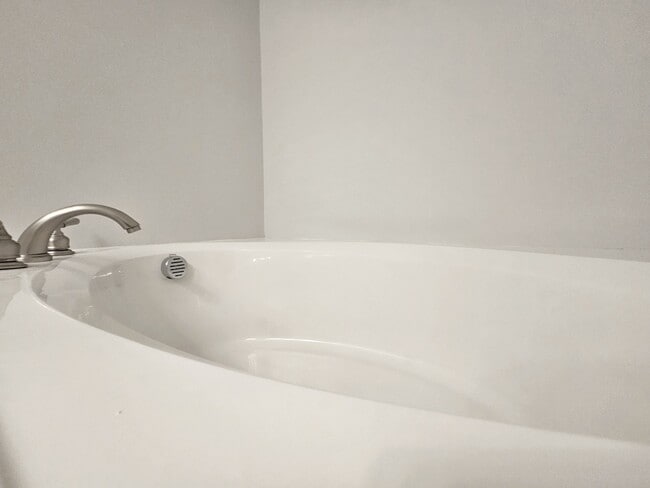 Building Photo - 121 Marianne Ln