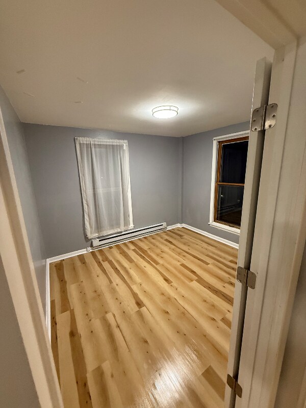 Building Photo - 216 Lamont Ave