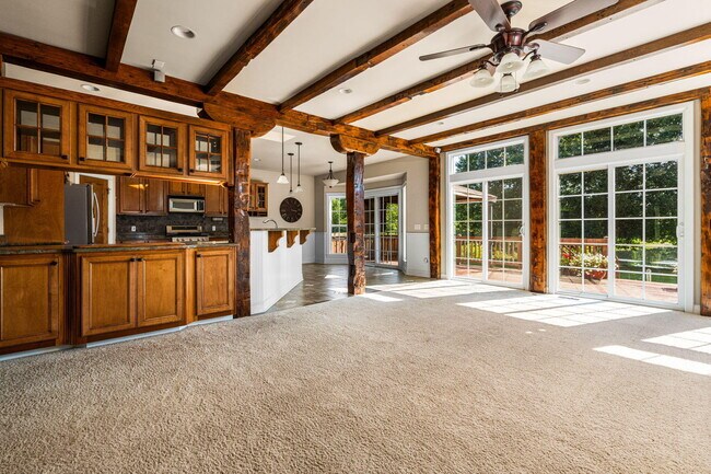 Building Photo - 950 Marshall Lakes Dr
