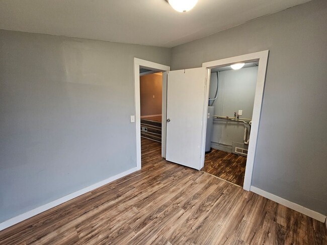 Building Photo - 3 Bedroom 1 Bathroom Home w/ Bonus Off of Gum Branch Rd.