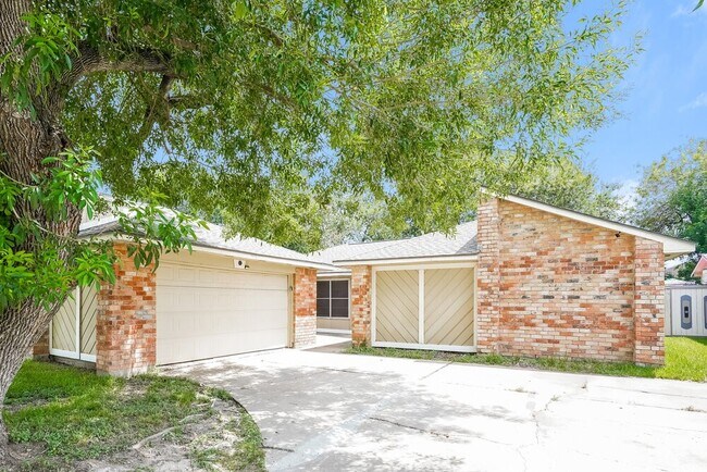 Building Photo - 8403 Quail Burg Ln
