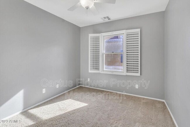 Building Photo - 5625 S 21st Pl