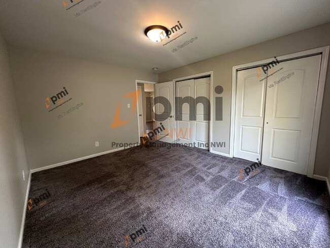 Building Photo - 5831 Creekview Ct W