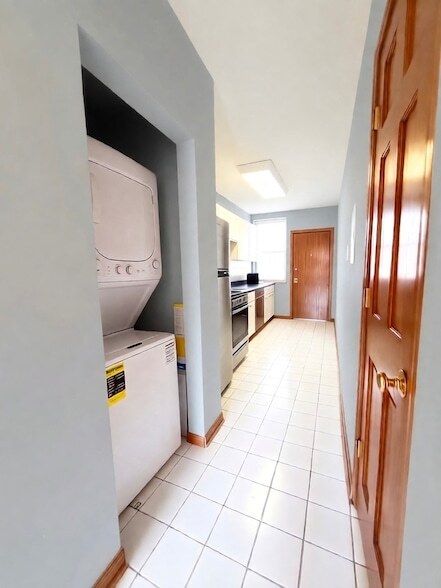 Building Photo - 10913 S Longwood Dr