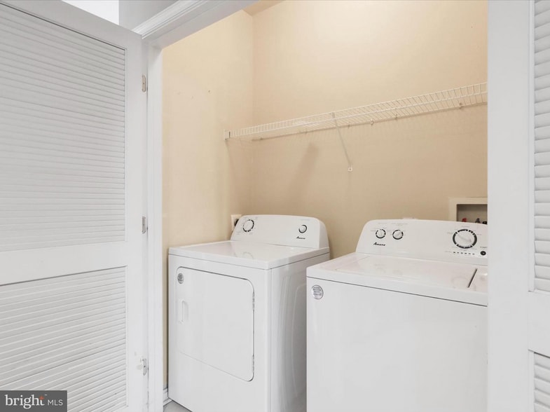 Laundry - 4860 Eisenhower Ave