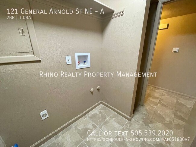 Building Photo - 1st Month Rent Free! Lovely 2 Bedroom, 1 B...
