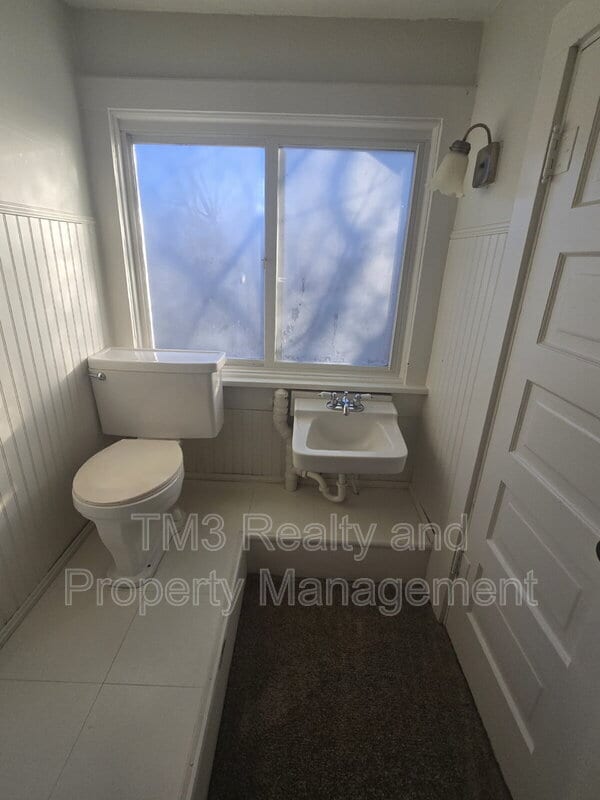 Building Photo - 819 N 9th St