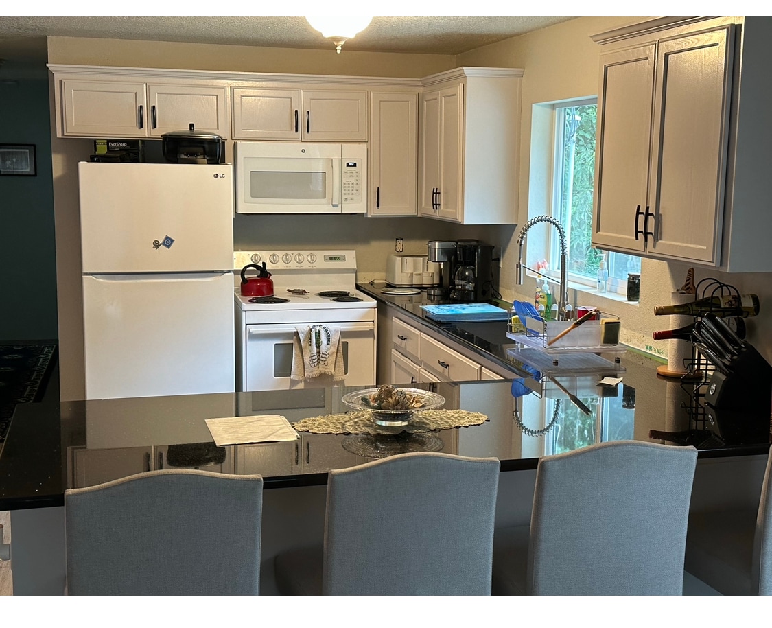 Building Photo - 1977 S Windy Bend Dr