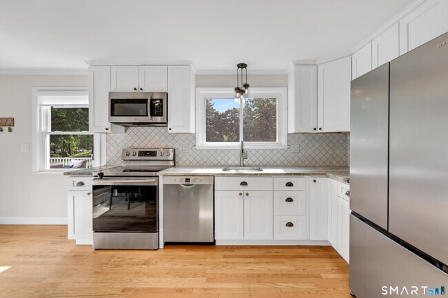 Building Photo - 443 Savage Hill Rd