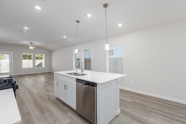 Building Photo - 16703 Sterling Clf St