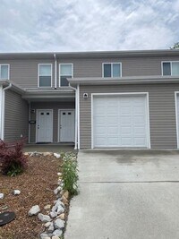 Building Photo - 202 Tyler St